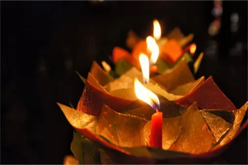 KETÄ ajattelet TÄNÄÄN?